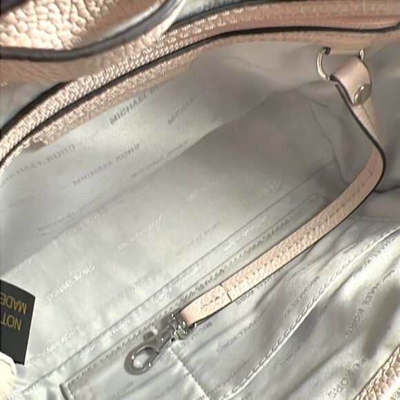 Michael Kors Crossbody - Production Sample - Picture 8 of 14